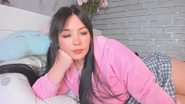 Snapshot of Nataly_forsy chatting on 02-18-26, 02:13 Nataly forsy online show from 02-18-26, 02:13