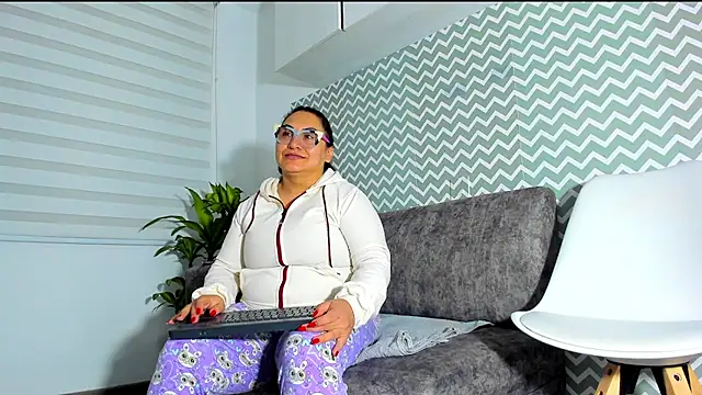 nailon karol11 online show from 07-22-26, 11:51