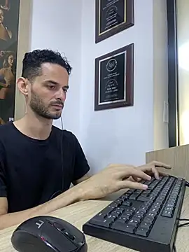 Snapshot of gatoquiles chatting on 02-05-26, 05:50 gatoquiles online show from 02-05-26, 05:50