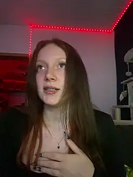 YoungLisaa18 online show from 03-05-26, 07:54