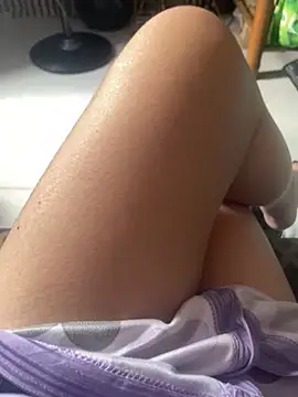 Snapshot of sweetest_fruity chatting on 05-17-26, 03:59 sweetest fruity online show from 05-17-26, 03:59