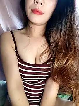 Snapshot of -Likin- chatting on 01-13-26, 12:32 -Likin- online show from 01-13-26, 12:32