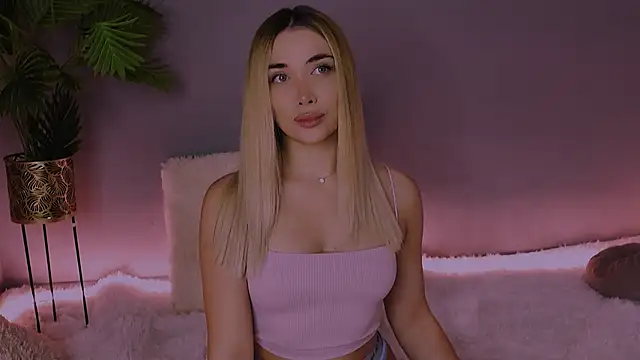 Snapshot of moniquess chatting on 01-12-26, 10:09 moniquess online show from 01-12-26, 10:09