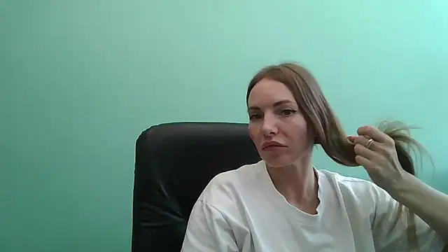 Snapshot of Valyssa chatting on 06-23-26, 08:45 Valyssa online show from 06-23-26, 08:45