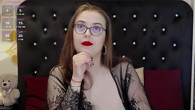 Snapshot of JulieAnnX chatting on 05-24-26, 06:07 JulieAnnX online show from 05-24-26, 06:07