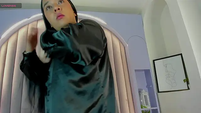 ChloeeMiller   online show from 02-17-26, 11:50