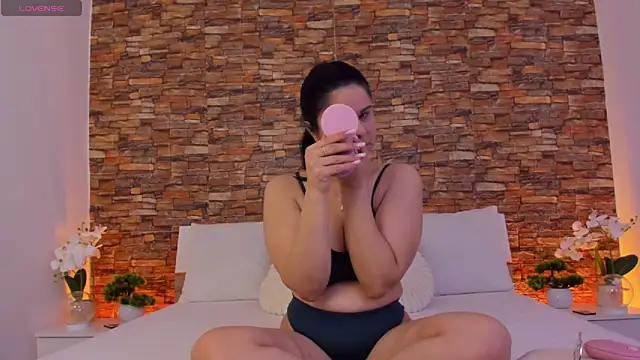 Olivia  Taylor online show from 04-19-26, 05:45