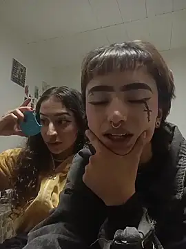 AlexxaAndRileyy online show from 04-21-26, 02:51