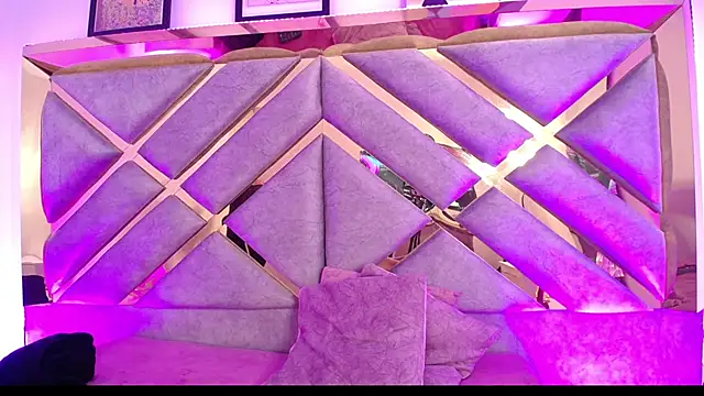 Violet Collins1 online show from 04-03-26, 07:50