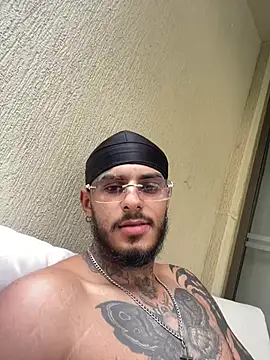 liyamjunior online show from 02-08-26, 03:59