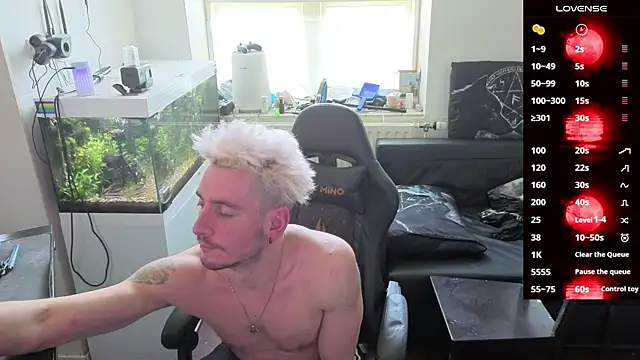 Rayzel White online show from 04-12-26, 11:59