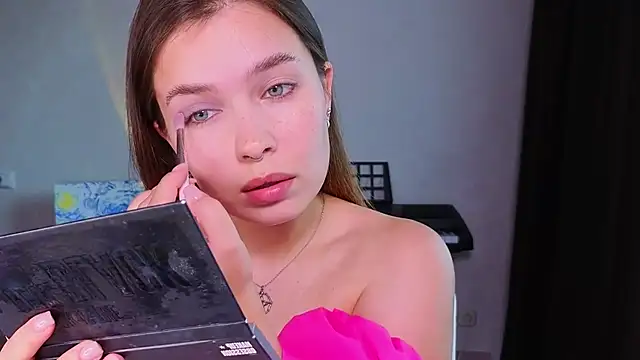 Catherine Karis online show from 06-26-26, 12:20