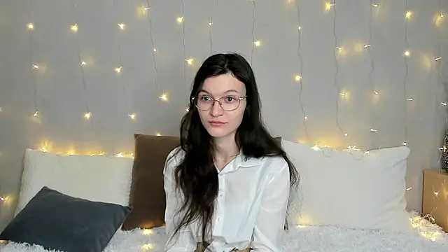 Snapshot of ThoraMarola chatting on 02-03-26, 04:43 ThoraMarola online show from 02-03-26, 04:43