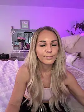 JulieSol online show from 02-08-26, 08:18