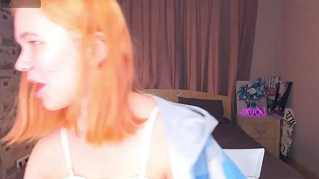 Snapshot of OwlLynn chatting on 02-16-26, 08:54 OwlLynn online show from 02-16-26, 08:54