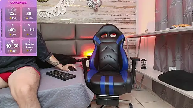 Danner Alaia online show from 03-03-26, 07:53