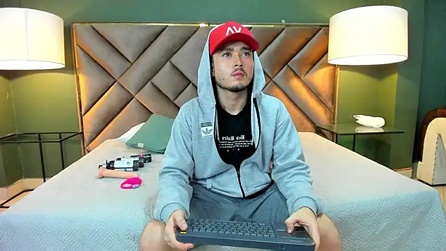 Salvattore Muller online show from 04-20-26, 01:30