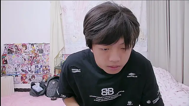 Chocolates-001 online show from 04-14-26, 12:22