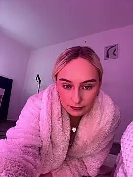 Snapshot of Scarletbx chatting on 01-14-26, 03:01 Scarletbx online show from 01-14-26, 03:01