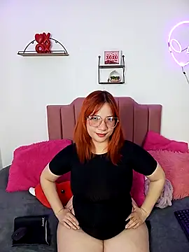Nina curves online show from 03-06-26, 02:30