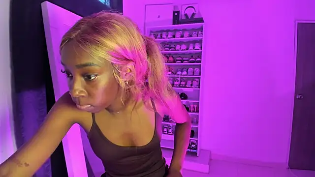 Amberprincess2 online show from 06-10-26, 07:57