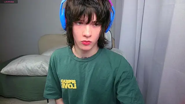 LeonBoykisser online show from 06-01-26, 03:03