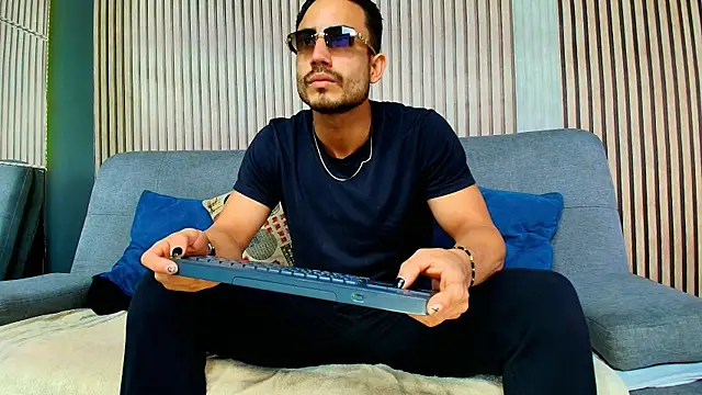 Vans Ross online show from 04-20-26, 07:26