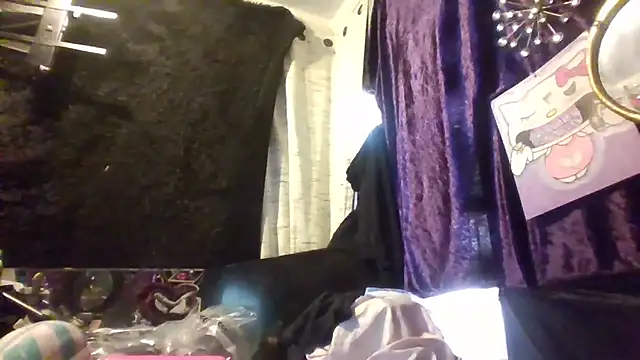 Snapshot of allymoon1369 chatting on 05-17-26, 09:22 allymoon1369 online show from 05-17-26, 09:22
