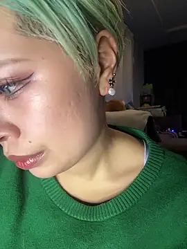 BADBITCHISAKI online show from 04-15-26, 01:18