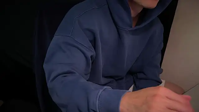 Snapshot of hao105 chatting on 02-14-26, 03:53 hao105 online show from 02-14-26, 03:53