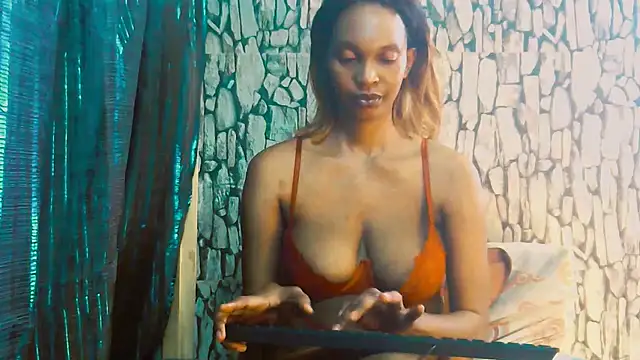 Caramelminxxx1 online show from 04-20-26, 06:38