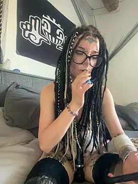 Snapshot of demonLamia chatting on 06-15-26, 01:24 demonLamia online show from 06-15-26, 01:24
