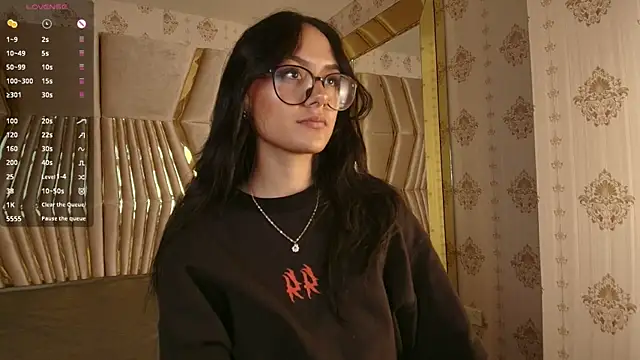 NiccolleHall online show from 03-05-26, 01:40