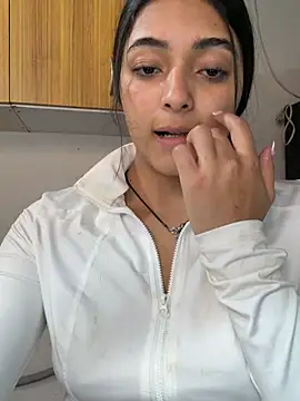 Snapshot of _tina_9 chatting on 04-17-26, 05:16 tina 9 online show from 04-17-26, 05:16