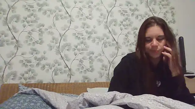 NyraLuna online show from 05-15-26, 10:39