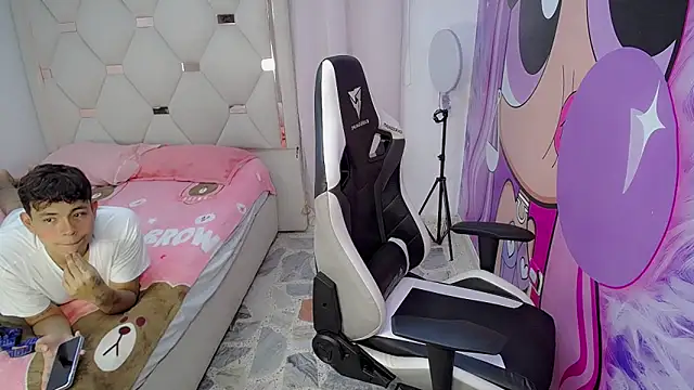 Maxwell boys online show from 02-21-26, 03:07