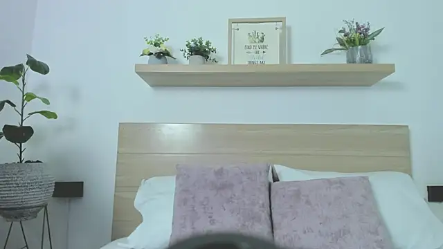 ivette swan online show from 02-12-26, 12:33