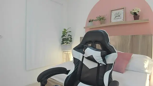 ivette swan online show from 02-21-26, 12:28