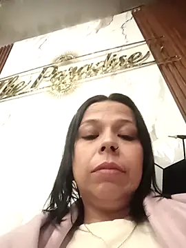 Snapshot of RossyAlvarez chatting on 06-30-26, 05:19 RossyAlvarez online show from 06-30-26, 05:19