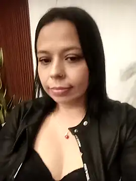 Snapshot of RossyAlvarez chatting on 07-01-26, 02:24 RossyAlvarez online show from 07-01-26, 02:24