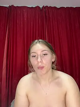 Snapshot of SweetSophia20 chatting on 02-01-26, 04:16 SweetSophia20 online show from 02-01-26, 04:16