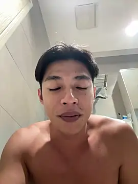 Yooo17 online show from 06-14-26, 05:37
