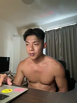 Yooo17 online show from 07-28-26, 08:43