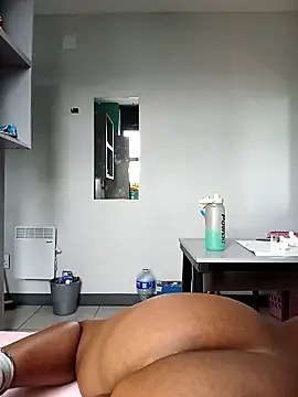 Snapshot of Cryberry20 chatting on 03-12-26, 11:49 Cryberry20 online show from 03-12-26, 11:49