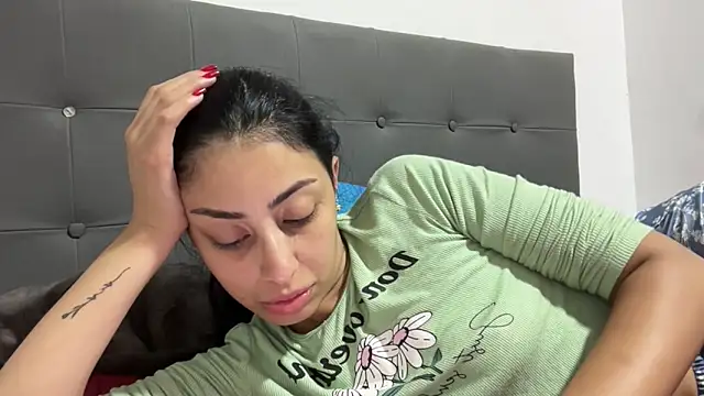 Snapshot of AbrilSantosxo chatting on 05-22-26, 01:06 AbrilSantosxo online show from 05-22-26, 01:06