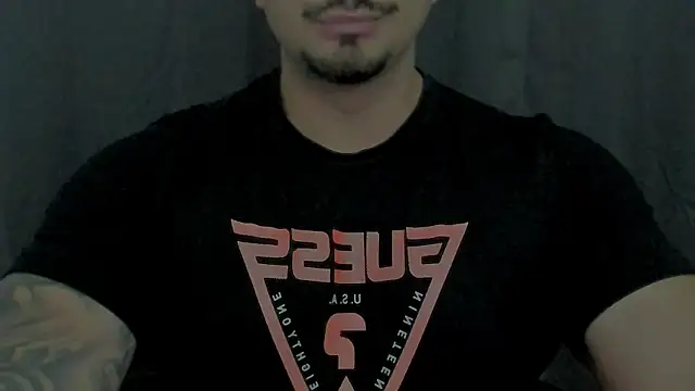 Snapshot of TONYWILSONN chatting on 05-26-26, 05:58 TONYWILSONN online show from 05-26-26, 05:58