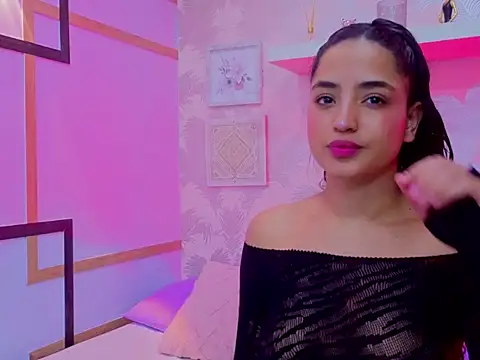 Emma Thompssonn online show from 03-07-26, 12:02