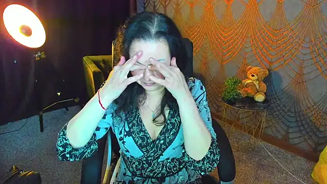 Snapshot of IrissMoon chatting on 05-11-26, 05:35 IrissMoon online show from 05-11-26, 05:35