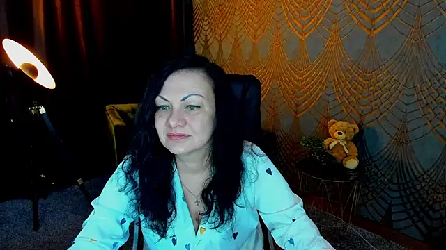 Snapshot of IrissMoon chatting on 05-31-26, 05:31 IrissMoon online show from 05-31-26, 05:31