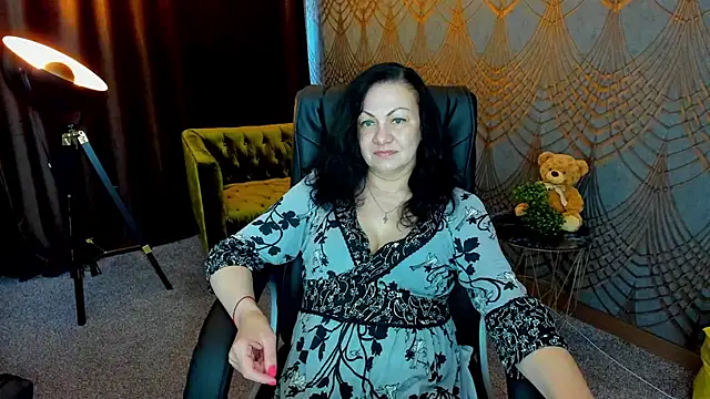 Snapshot of IrissMoon chatting on 06-03-26, 05:43 IrissMoon online show from 06-03-26, 05:43